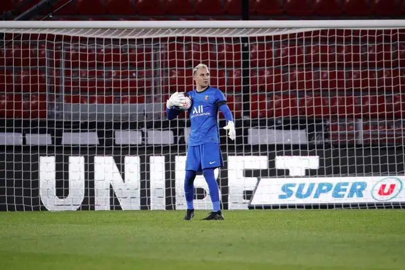 باريس سان جيرمان والهلال والنصرعمالقة كرة القدم في مواجهة التحديات