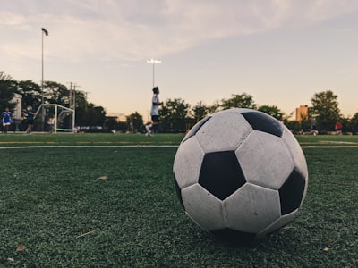 بث مباشر ليفربول ضد توتنهاممواجهة نارية في الدوري الإنجليزي الممتاز